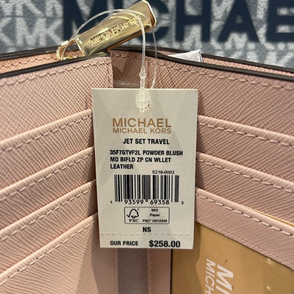 Michael Kors Medium Saffiano Leather Wallet
Powder Blush
NWT 
L - Picture 12 of 16